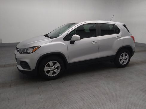 Used 2020 Chevrolet Trax LS FWD image 2