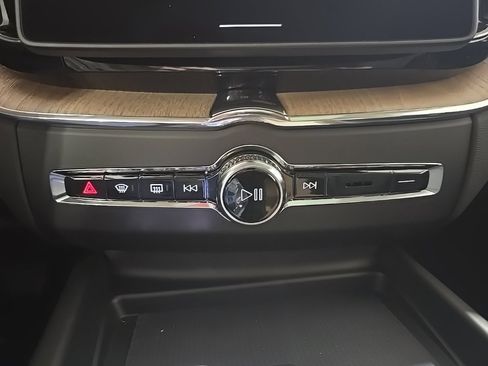 New 2026 Volvo XC60 B5 Plus w/ Protection Package Premier image 16