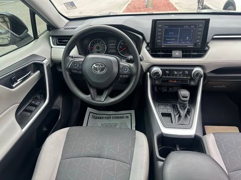 Used 2022 Toyota RAV4 XLE image 22