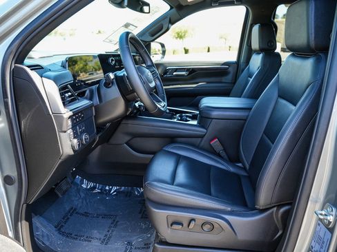 Used 2025 Chevrolet Tahoe Z71 AWD/4WD image 16