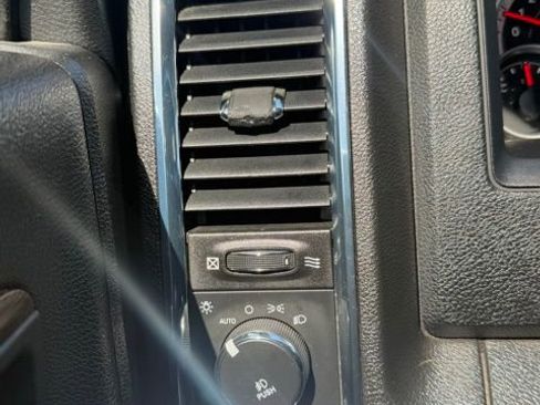 Used 2014 RAM 1500 Laramie w/ Convenience Group image 17