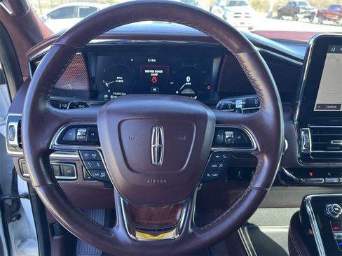 Used 2020 Lincoln Navigator Black Label w/ Cargo Convenience Package image 7