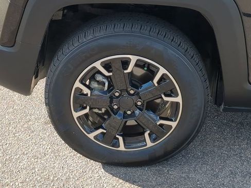 Used 2023 Jeep Renegade Latitude image 17