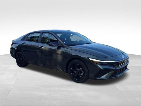 New 2026 Hyundai Elantra SEL Sport FWD image 7