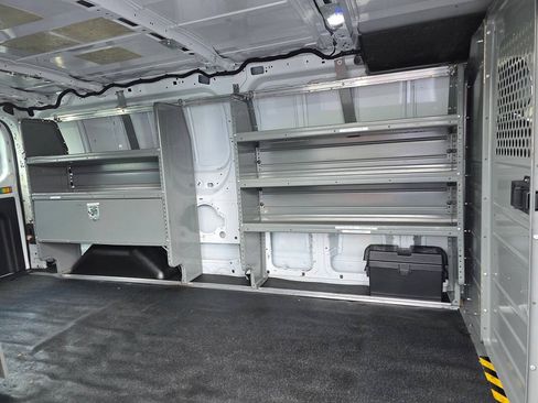 Used 2020 Ford Transit 250 Low Roof RWD image 14