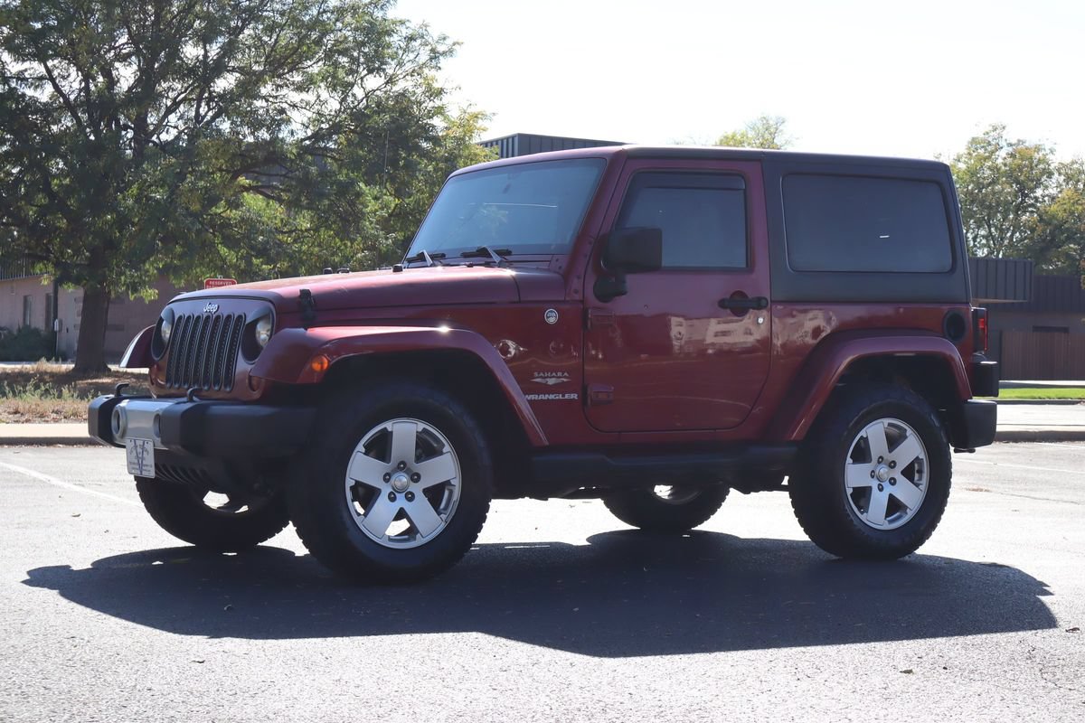 Used 2012 Jeep Wrangler Sahara w/ Connectivity Group AWD/4WD image 11