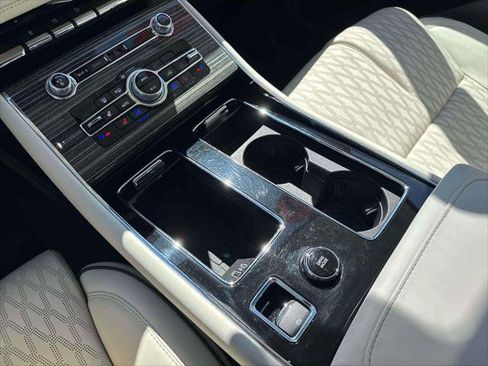 Used 2023 Lincoln Aviator Black Label AWD/4WD image 32