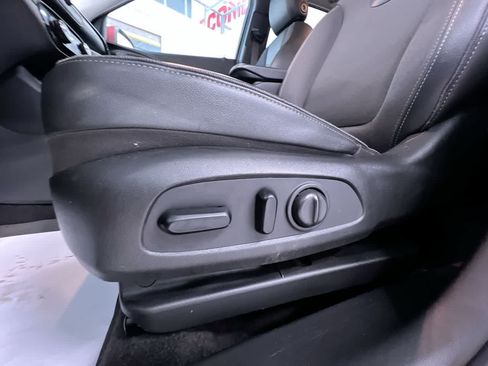 Used 2020 Buick Encore GX Select w/ Advanced Technology Package FWD image 13