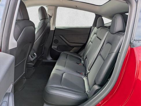 Used 2022 Tesla Model Y Performance image 18