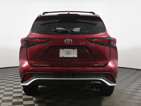 Used 2024 Toyota Highlander XSE AWD/4WD image 10