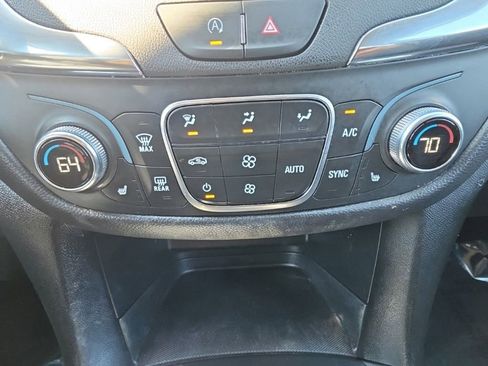 Used 2023 Chevrolet Equinox LT image 18