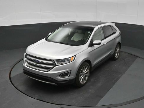 Used 2017 Ford Edge Titanium w/ Equipment Group 301A AWD/4WD image 40