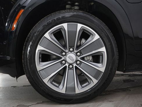 Used 2026 Cadillac Vistiq Luxury image 31