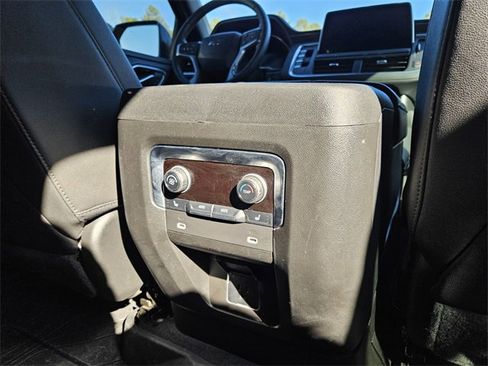 Used 2024 Chevrolet Tahoe Z71 w/ Luxury Package image 8