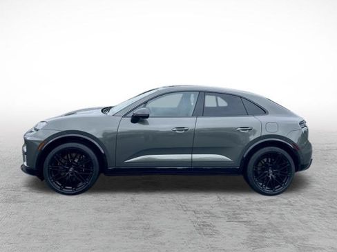 Used 2025 Porsche Macan Turbo Electric AWD/4WD image 8