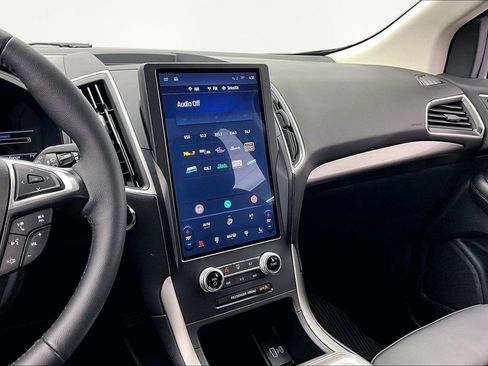 Used 2024 Ford Edge SEL w/ Convenience Package image 6