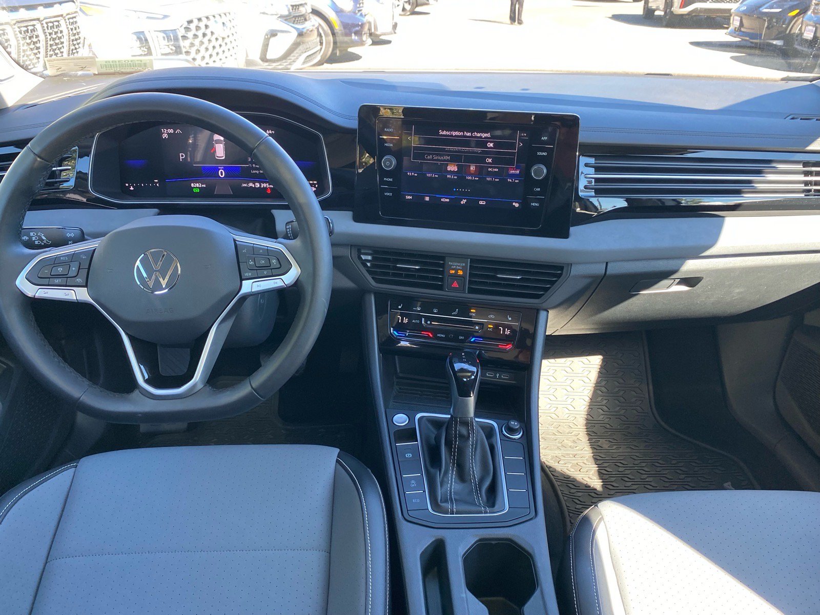 Certified 2025 Volkswagen Jetta SE w/ Sunroof Package FWD image 12