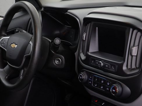 Certified 2020 Chevrolet Colorado W/T w/ Custom Special Edition image 19