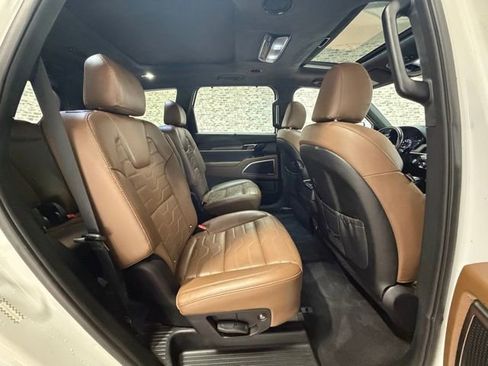 Used 2020 Kia Telluride SX w/ SX Prestige Package AWD/4WD image 11