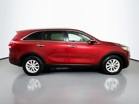 Used 2018 Kia Sorento FWD image 9