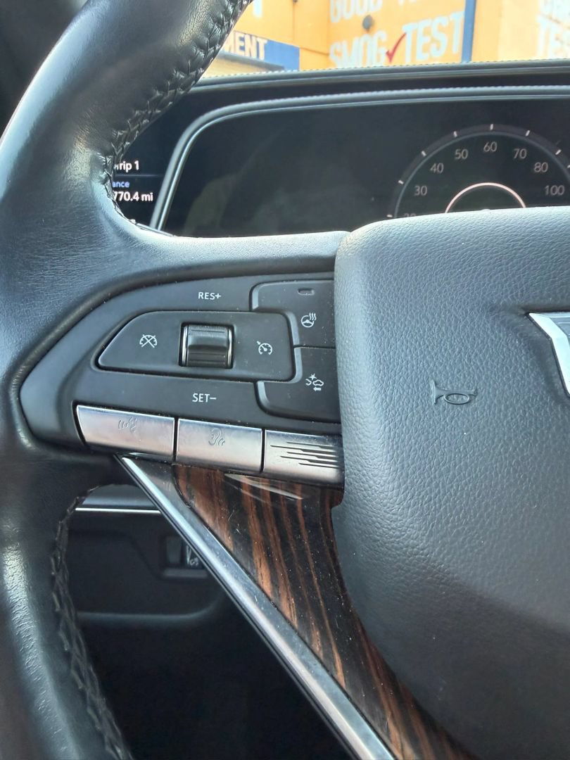 Used 2021 Cadillac Escalade Luxury RWD image 25