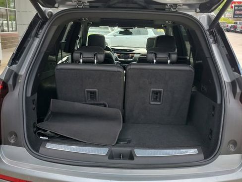 Used 2024 Cadillac XT6 Premium Luxury FWD image 6