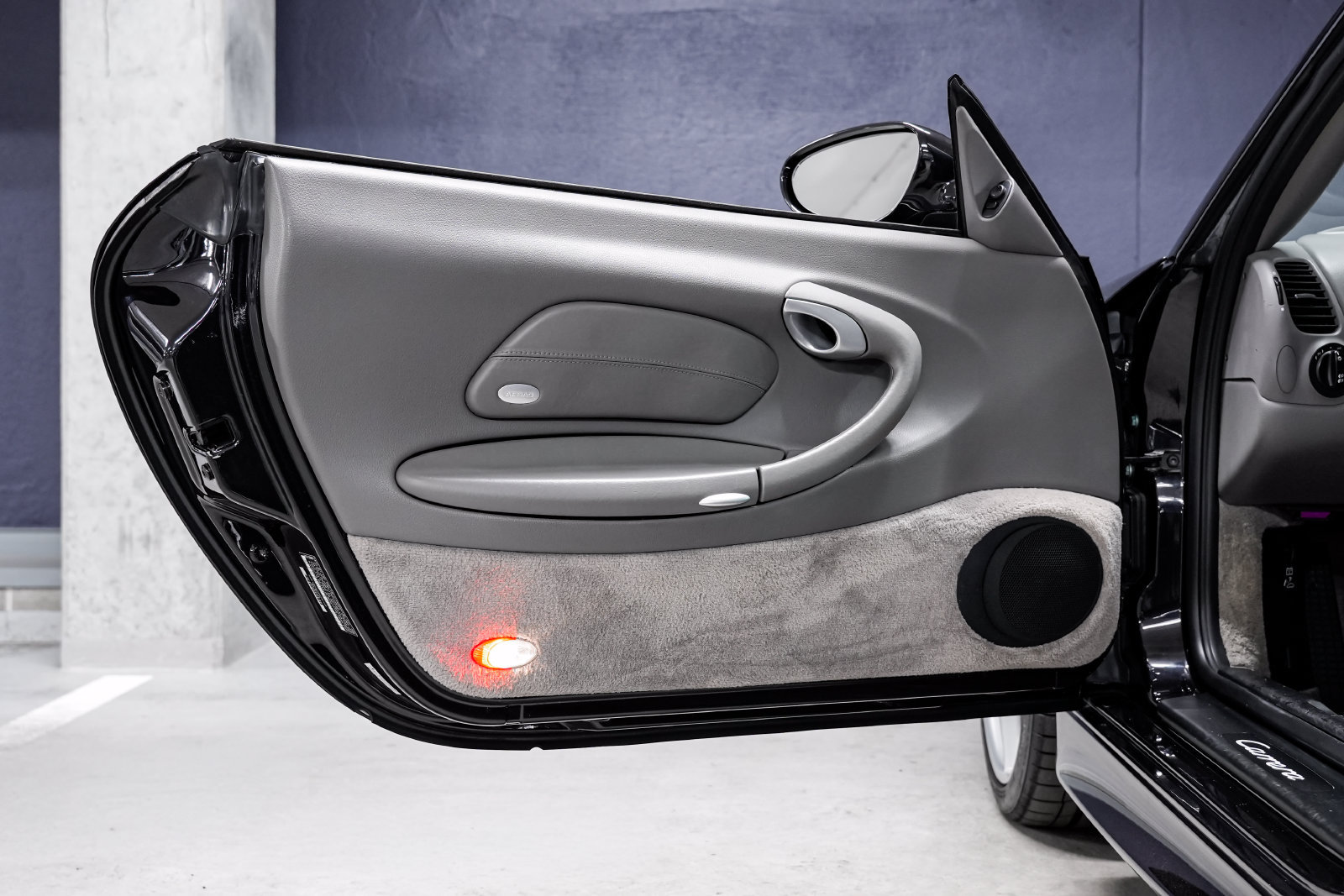 Used 2003 Porsche 911 Carrera RWD image 20