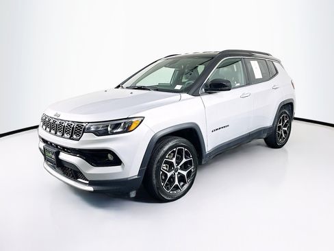 Used 2025 Jeep Compass Limited AWD/4WD image 3