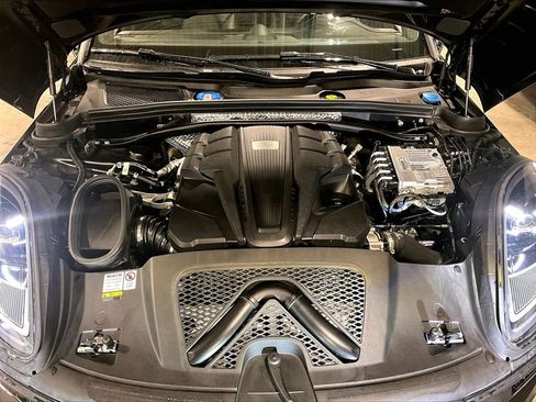 Certified 2023 Porsche Macan GTS AWD/4WD image 15