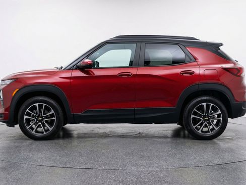 Used 2025 Chevrolet TrailBlazer LT image 5