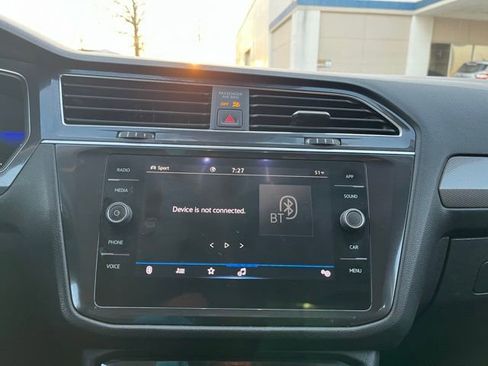 Used 2022 Volkswagen Tiguan SE image 21