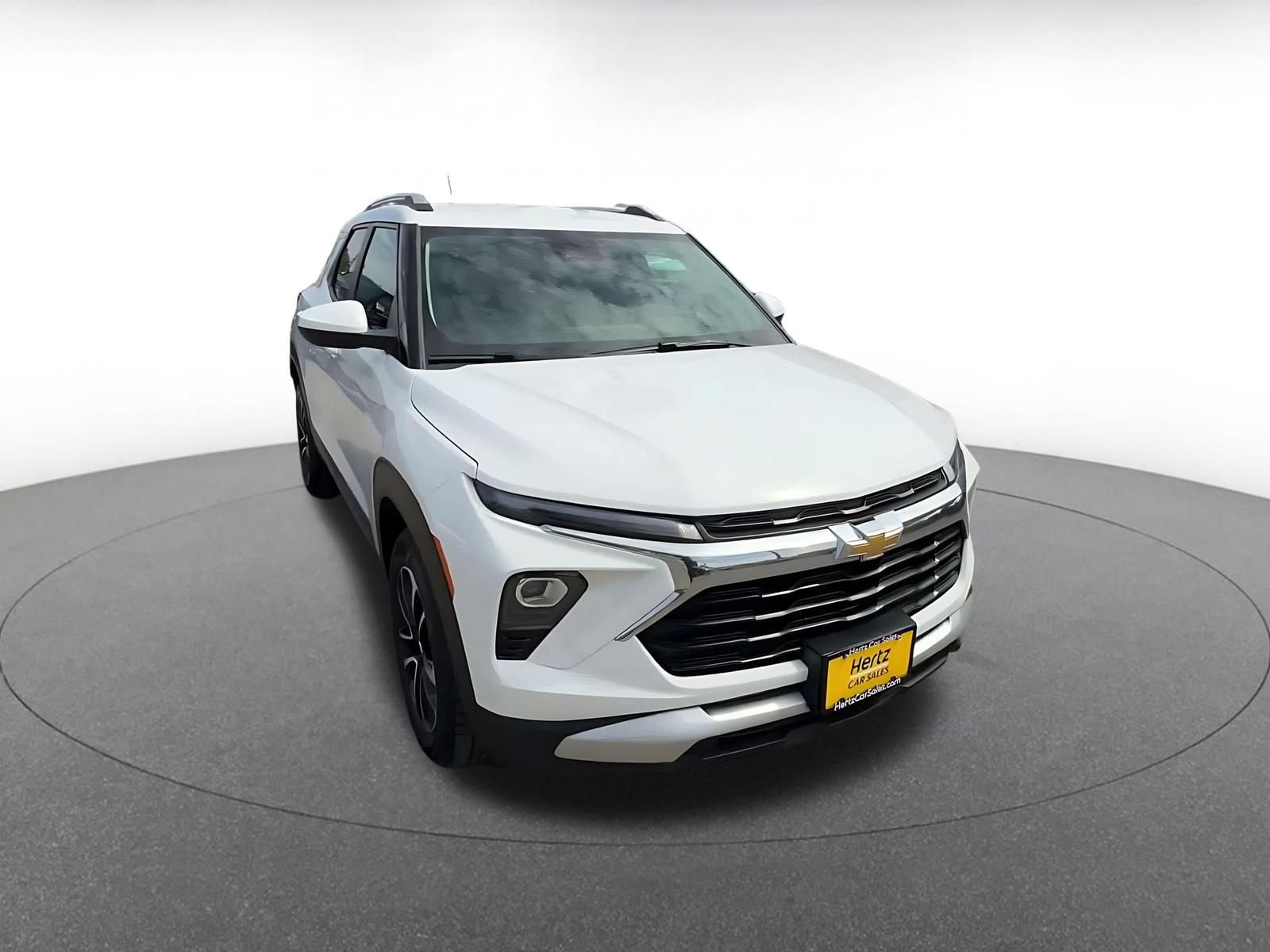 Used 2025 Chevrolet TrailBlazer LT FWD image 3