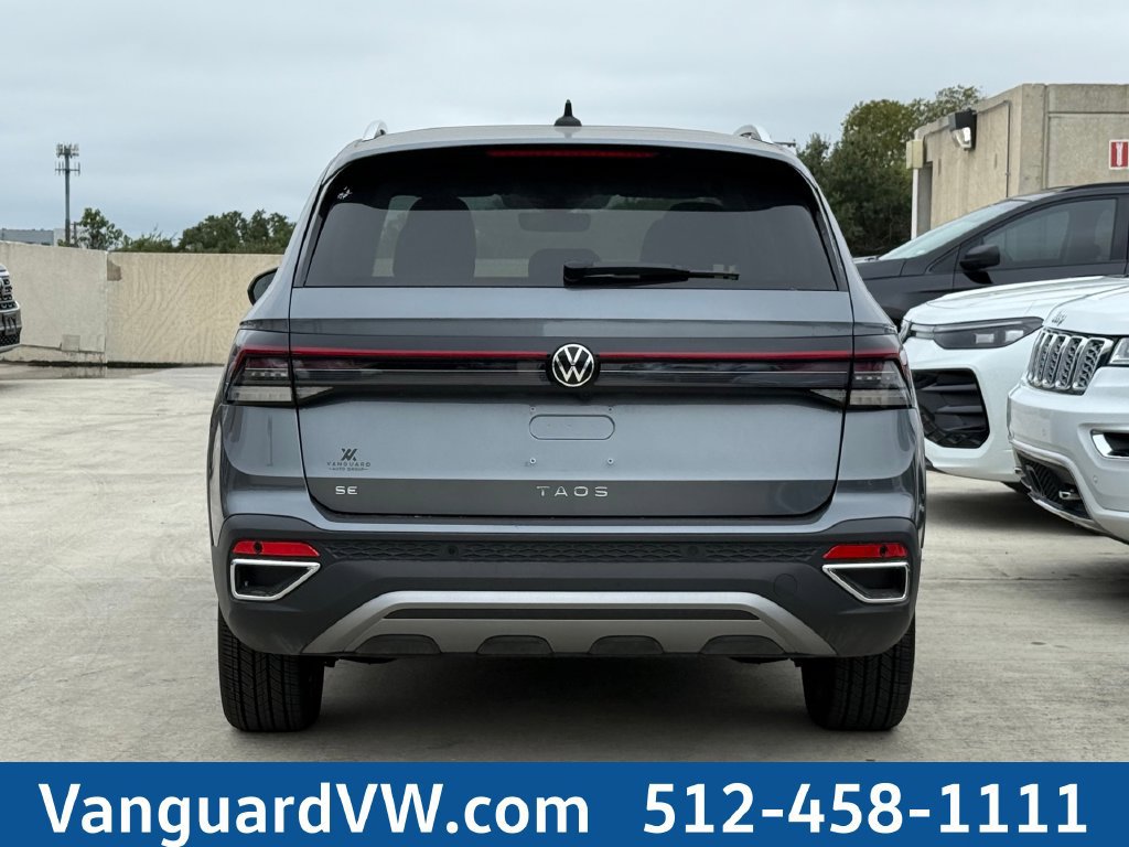 Used 2025 Volkswagen Taos SE FWD image 10