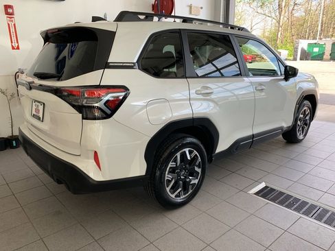 Certified 2025 Subaru Forester Premium AWD/4WD image 19