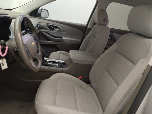 Used 2020 Chevrolet Traverse LT FWD image 17