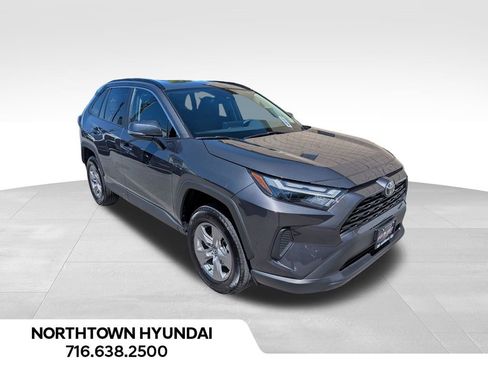 Used 2025 Toyota RAV4 XLE AWD/4WD image 10