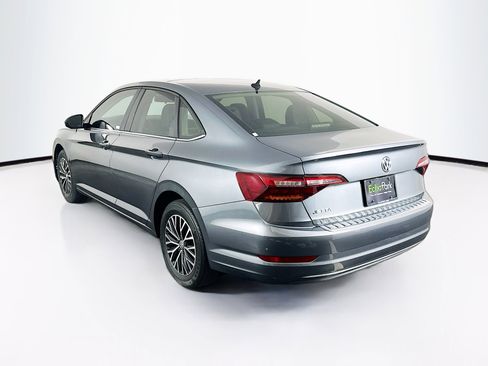 Used 2019 Volkswagen Jetta SE w/ Cold Weather Package FWD image 5