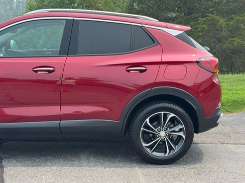 Used 2021 Buick Encore GX Essence w/ Advanced Technology Package AWD/4WD image 7