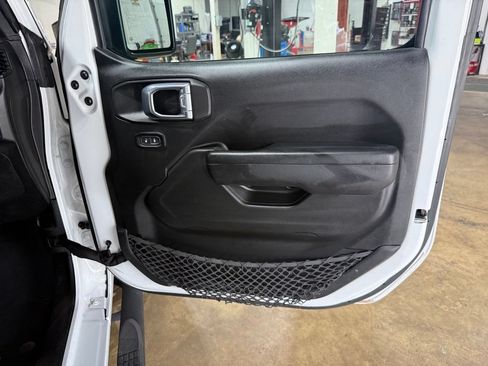 Used 2022 Jeep Gladiator Sport AWD/4WD image 32
