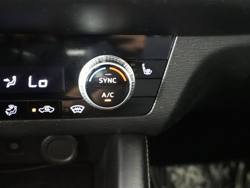 Used 2024 Mitsubishi Outlander SE AWD/4WD image 50