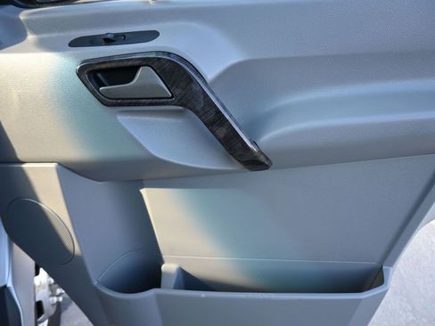 Used 2014 Mercedes-Benz Sprinter 3500 image 20