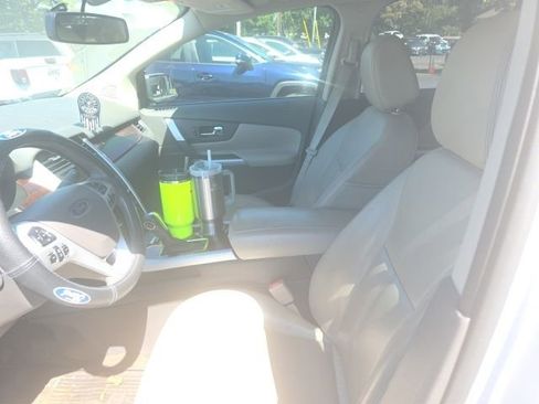 Used 2014 Ford Edge Limited w/ Equipment Group 302A AWD/4WD image 3
