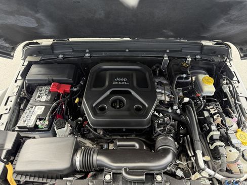 Used 2019 Jeep Wrangler Unlimited Rubicon AWD/4WD image 26