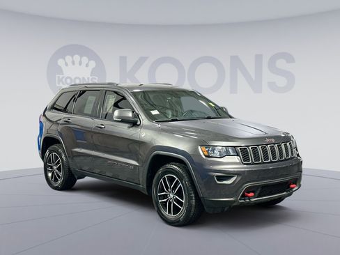 Used 2017 Jeep Grand Cherokee Trailhawk image 10