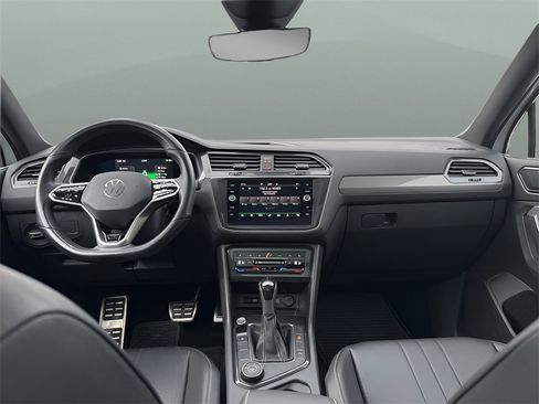 Used 2022 Volkswagen Tiguan SE R-Line image 27