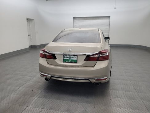 Used 2017 Honda Accord EX-L image 7