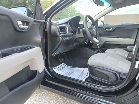 Used 2021 Kia Rio S image 9