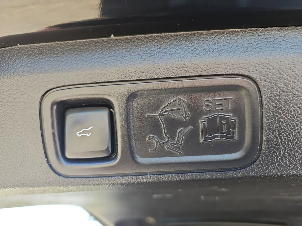 Used 2019 Ford Expedition Limited w/ Equipment Group 303A AWD/4WD image 24