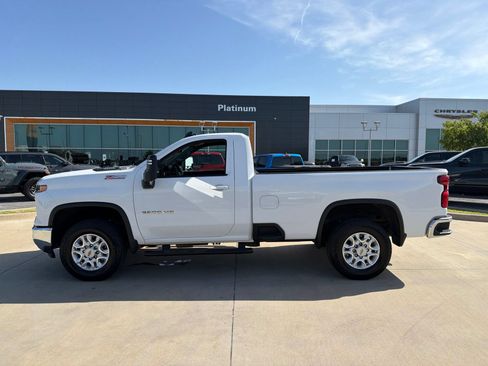 Used 2025 Chevrolet Silverado 2500 LT AWD/4WD image 2