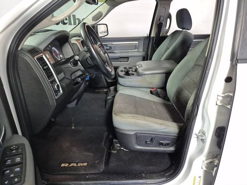 Used 2019 RAM 1500 Classic SLT w/ Luxury Group AWD/4WD image 9